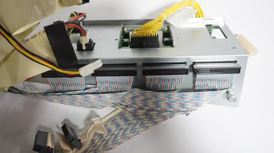 HP AB297-60104 4-SLOT SCSI MASS STORAGE BACKPLANE FOR RX8640 INTEGRITY SERVER - Image 4 of 4