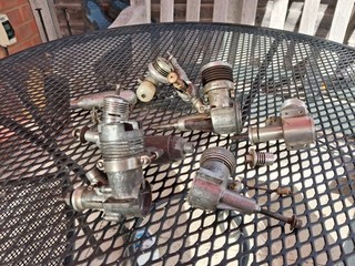 Job lot of vintage model aeroplane engines