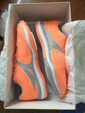 NEW Bloch Element Dance Zumba Fitness Sneakers size 11 Fits 10 Women's