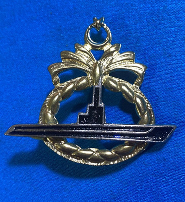 imitation BADGE .. 1940s SUBMARINE pin TURKEY NAVAY .. TURKISH NAVY