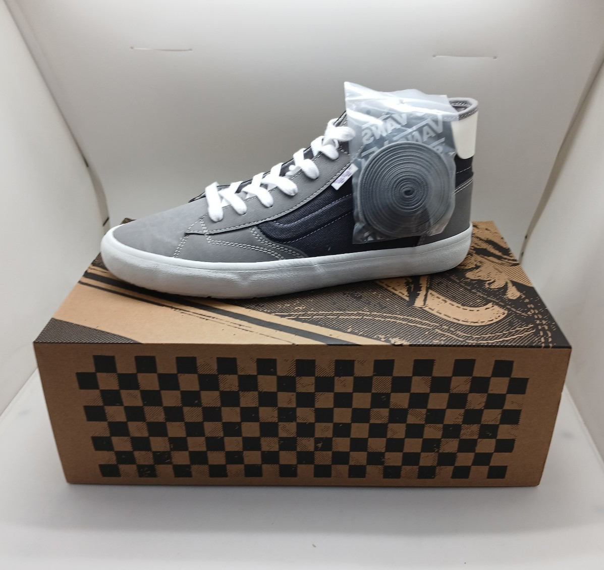 Vans UA the Lizzie Sneakers Gray/White | Unisex Choose Your Size | Skate Shoe