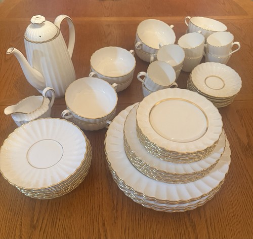 Spode Midas China White & Gold Scallop Edge 58 Piece Service For 8 Vintage