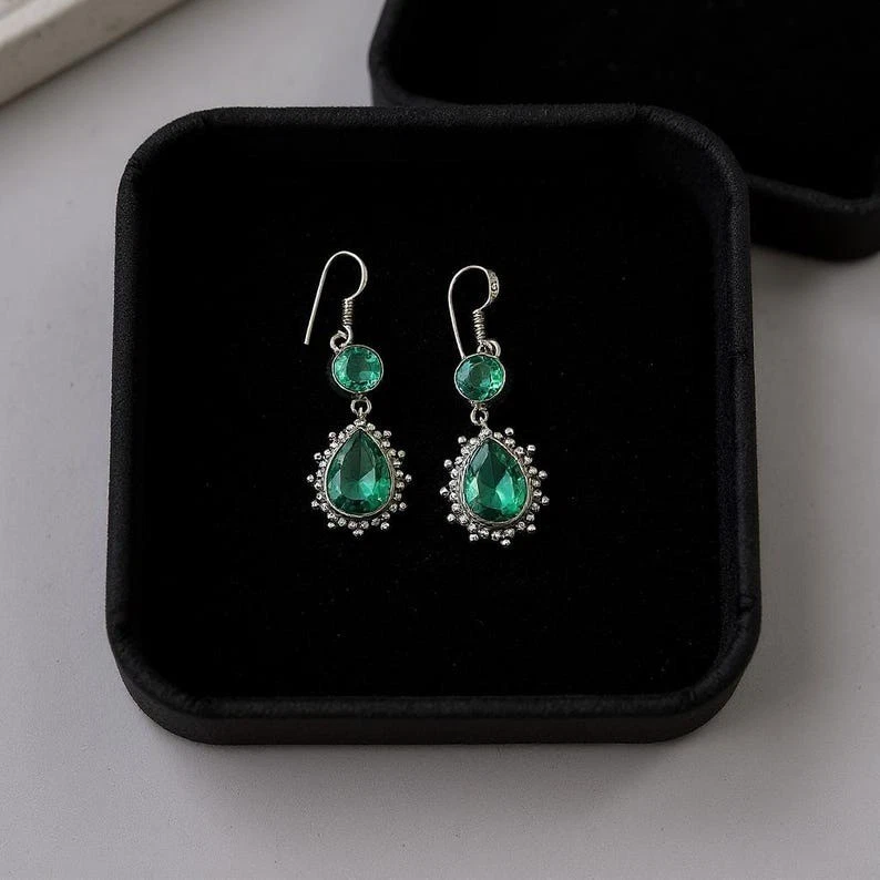 Brincos de apatita verde premium | Pendurados de pedra preciosa lágrima | Cristal de cura - Imagem 3 de 4