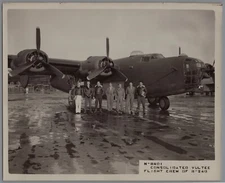 WWII Era CONSOLIDATED VULTEE B-24 LINDBERGH FIELD SAN DIEGO CA Flight Crew Photo