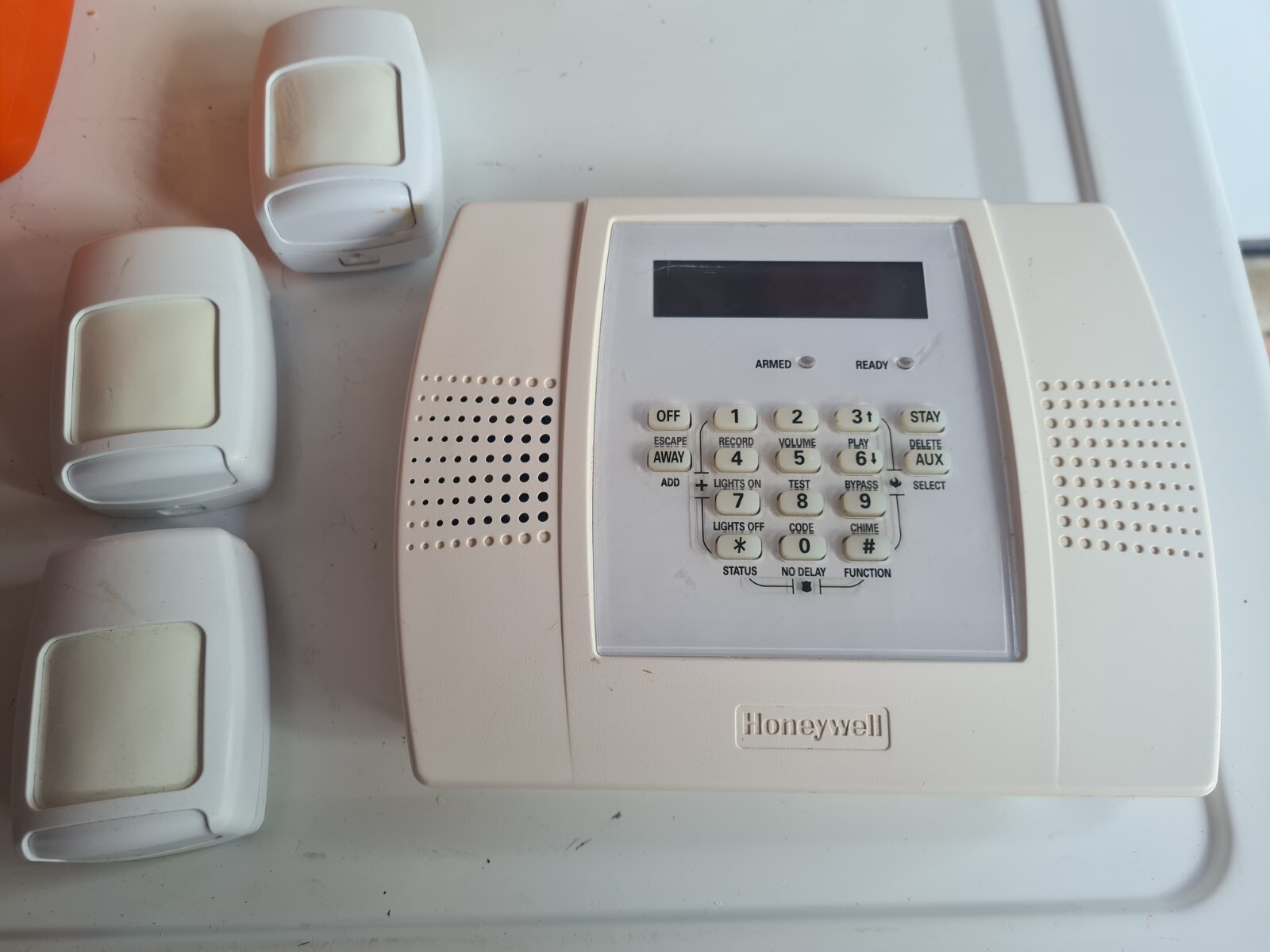 Honeywell Lynx Home Security / Alarm System