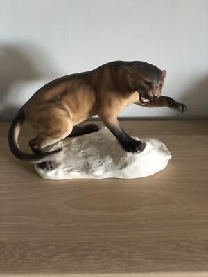 BESWICK PUMA ON ROCK FIGUR 1702 MATT Finish