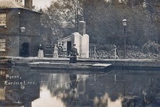 rs2149 - The Ferry (Woman in a Punt!!) at Enfield Lock, Middx - photo 6x4