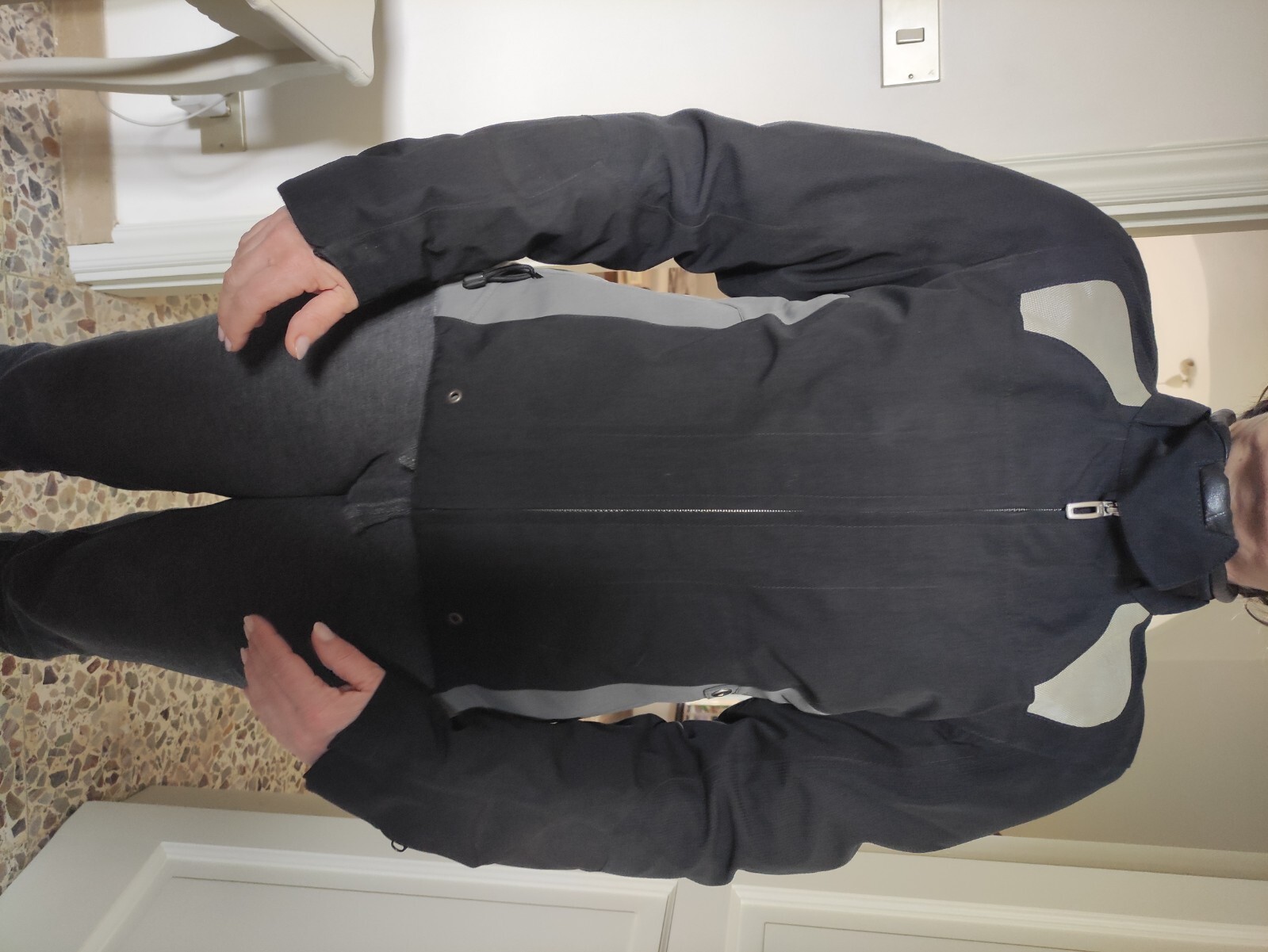 Foto 1 di 10