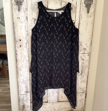 Ava & Viv Size 1X Womans Black White Sleeveless Shift Asymmetrical Sweeper Dress