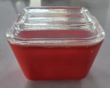 Vintage Pyrex 501 B Red Refrigerator Dish With Clear Glass Lid
