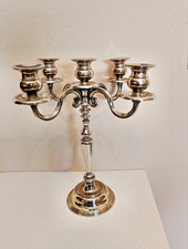 Prunkvoller Kandelaber 5-flammig &ndash; Versilbert &ndash; Schwer (2,2kg) &ndash; H: 37cm &ndash; Tafel