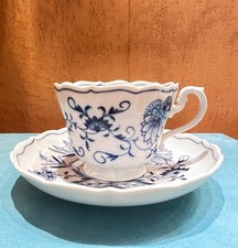 MEISSEN - Kaffeetasse mit Untertasse  Zwiebelmuster  1. Wahl Vitrinenstück 00583