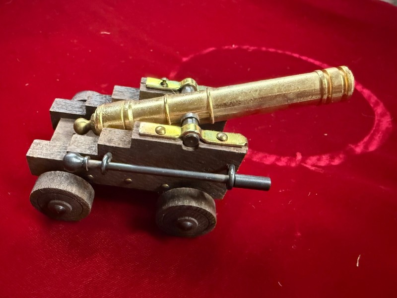 Vintage Cast Iron Miniature Toy Military Cannon Wood Base Made In Italy RARE