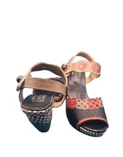 L Artiste By Spring Step Jive Heeled