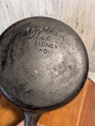 Vintage Wagner Ware sidney -O- Cast 1053 #3 Iron skillet 6.5" across