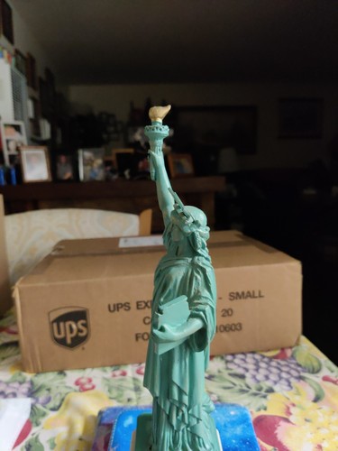 Estatua de la libertad hecha en EE. UU. arte colbar - Imagen 3 de 10
