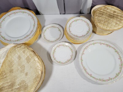 THE MUNICH VINTAGE PORCELAIN WHITE PINK FLORAL 9 7/8  PLATES VIENNA AUSTRIA Dish