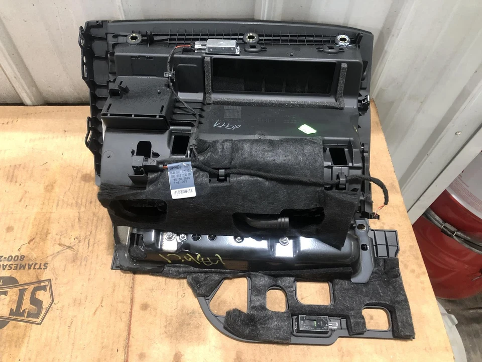 2019 AUDI A5 Glove Box  - Image 4 of 4