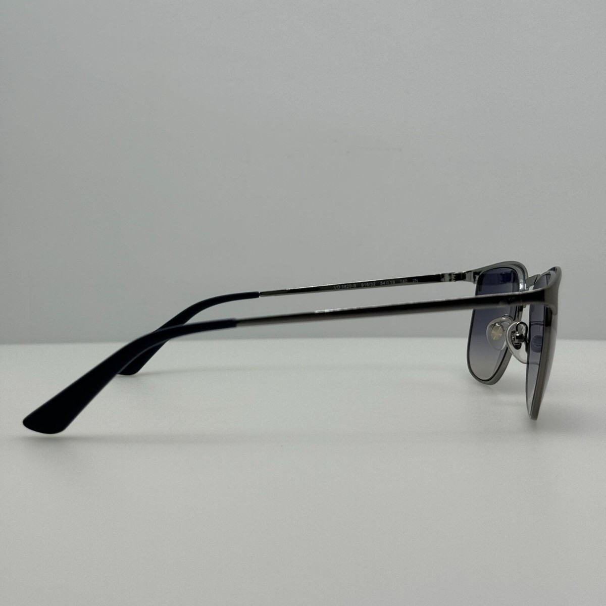 Vogue Sunglasses VO 3829-S 916/32 54-19-140 Sunglasses VO5339S - Black - Grey Gradient - Acetate | Vogue  main image 3