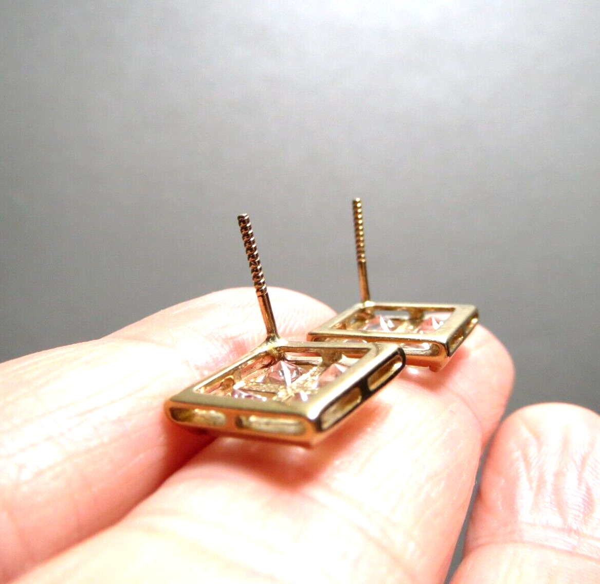 Heavy 4g 12mm Vintage 9ct Yellow Gold Square CZ Stud Earrings