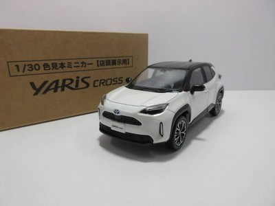 YARIS CROSS 1/43スケールミニカー 1/30 Toyota Yaris Cross Hybrid Color Sample Miniature Car Black