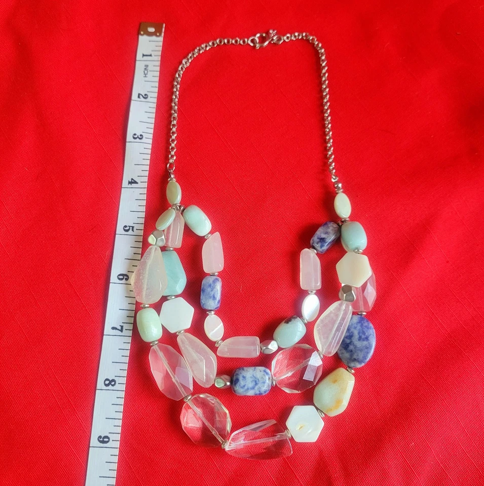 Collar Loft Sodalita MOP Vidrio y Lucita Cuentas En Capas Tono Plata 17" Foto 4 de 4