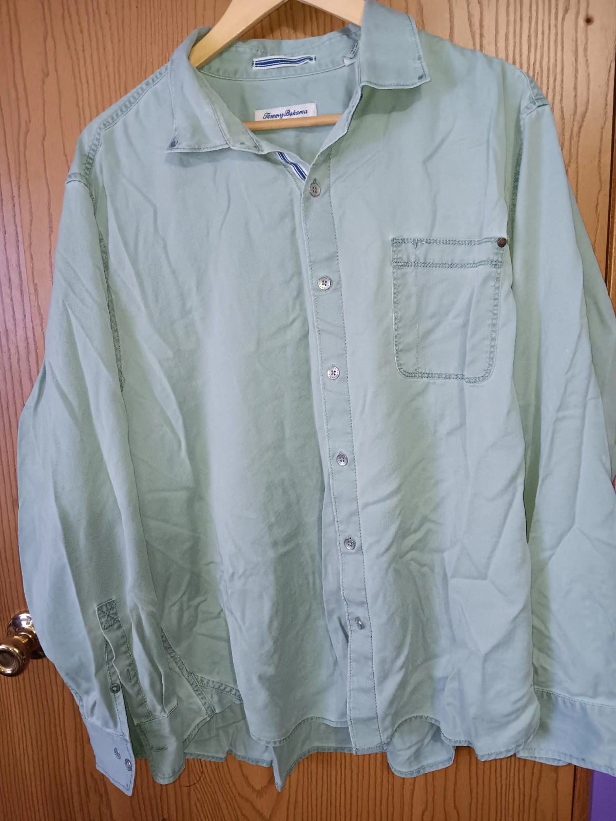 Tommy Bahama Long Sleeve Button Up Mens Size XL Light Blue Pocket Collar