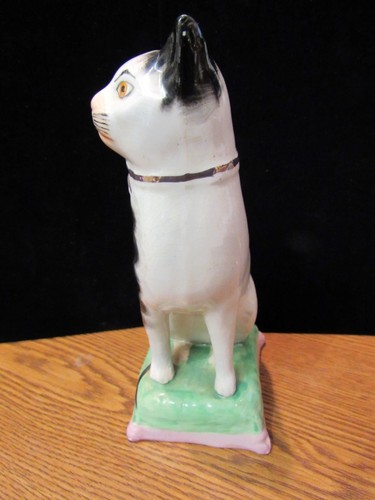 19TH C ANTIQUE STAFFORDSHIRE ENGLAND PORCELAIN BLACK WHITE CAT FIRUR (EZS002465) - Picture 2 of 8