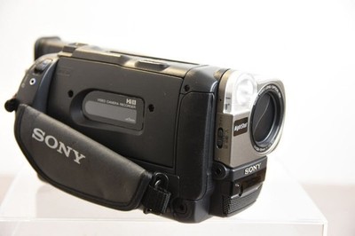 Sony CCD-TRV80 Stereo HI8 8mm Video8 camera Camcorder VCR Used