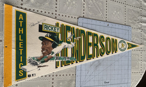 Rickey Henderson Oakland A's Pennant Flag Salem 90s Baseball MLB Vintage Sports