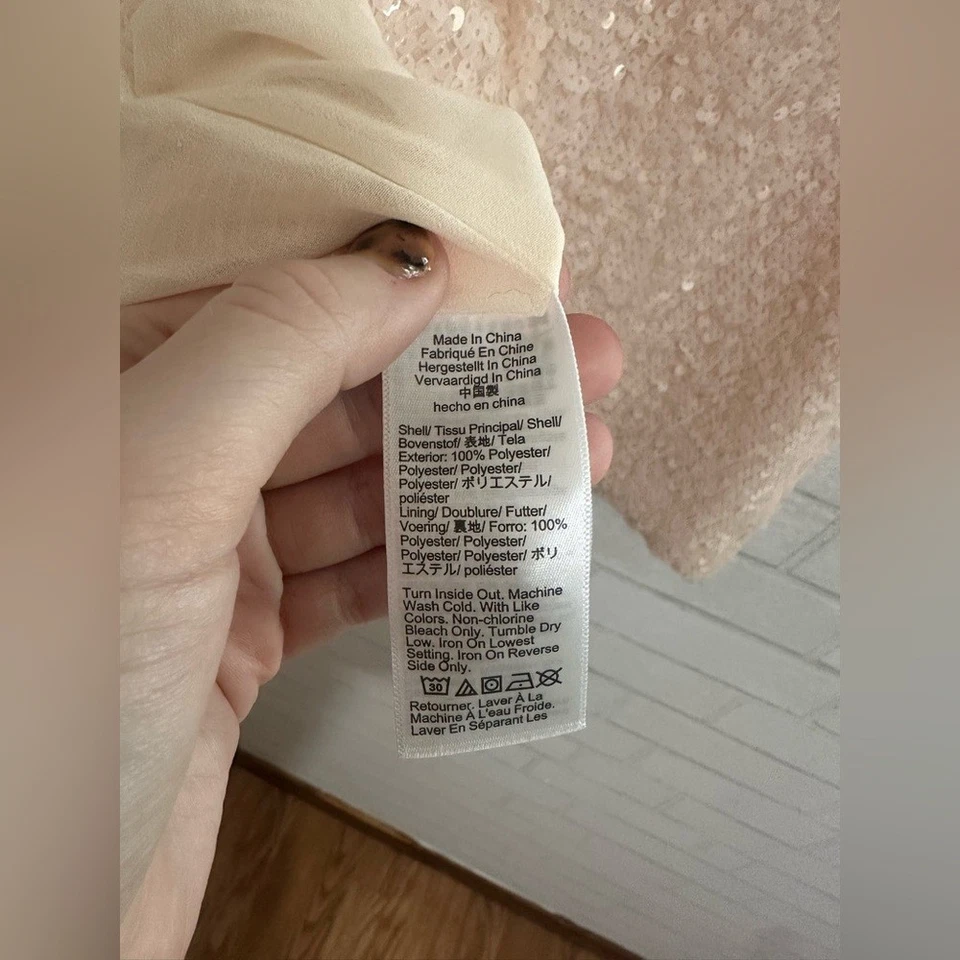 J. Camisola Crew Brillante Crema Lentejuelas Corte Cuello en V Correas Delgadas Talla M #1943 Foto 4 de 4