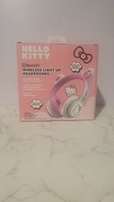 HELLO KITTY Wireless Light Up Headphones Bluetooth