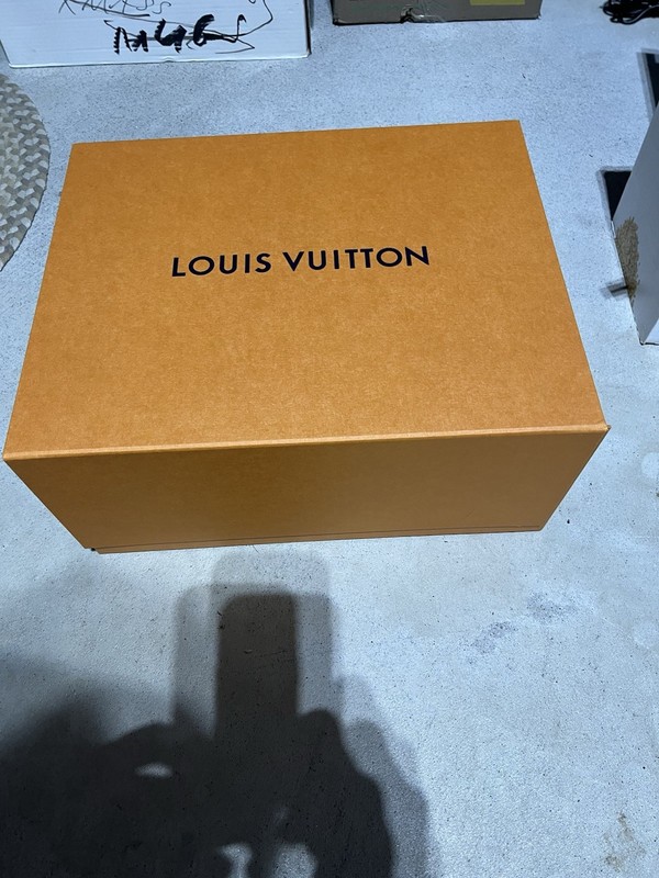 Authentic LOUIS VUITTON Empty Storage / Gift Box Magnet Catch 16 X 13 X 7.5