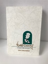 Disney Collectors Society Winnie the Pooh and the Honey Tree 1996 Ornament WDCC