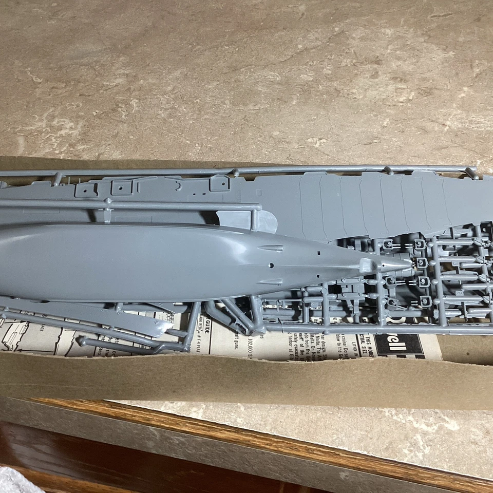 Revell 1:720 #H312 Ark Royal British Aircraft Carrier W/Destroyer escort - Image 2 of 2
