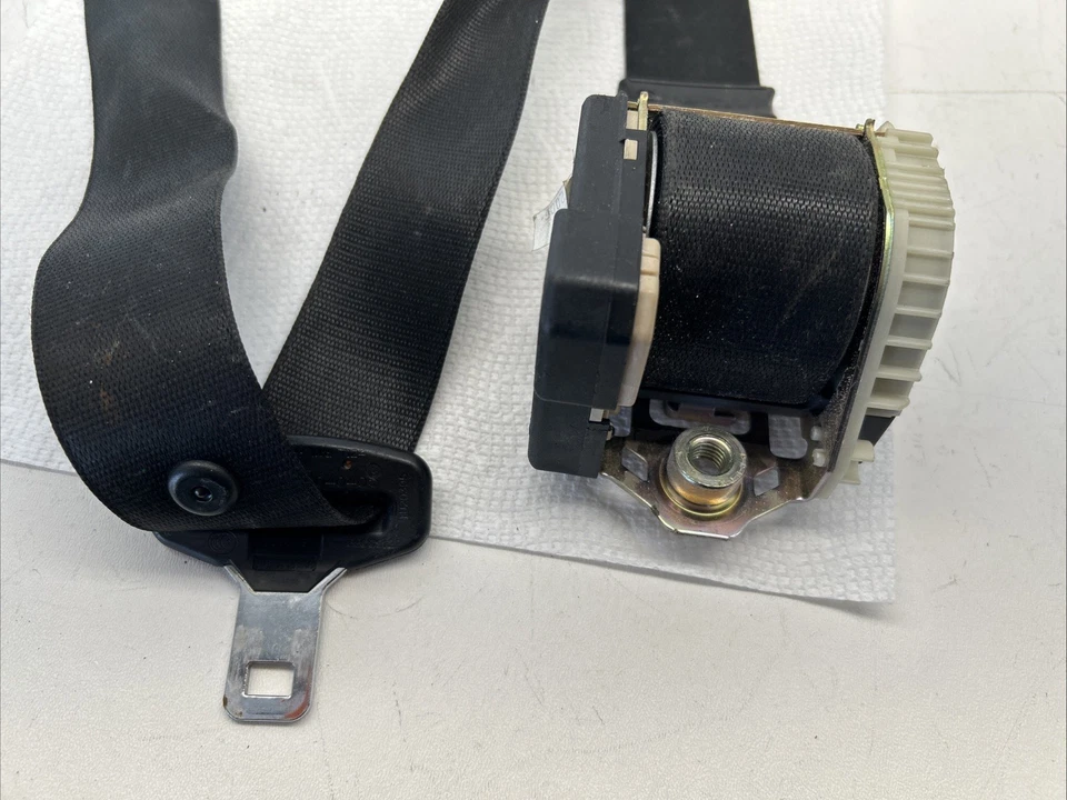 OEM Front Right Seat Belt Retractor FOR 2003 2004 2005-2008 BMW Z4 E85 33009759 - Image 2 of 4