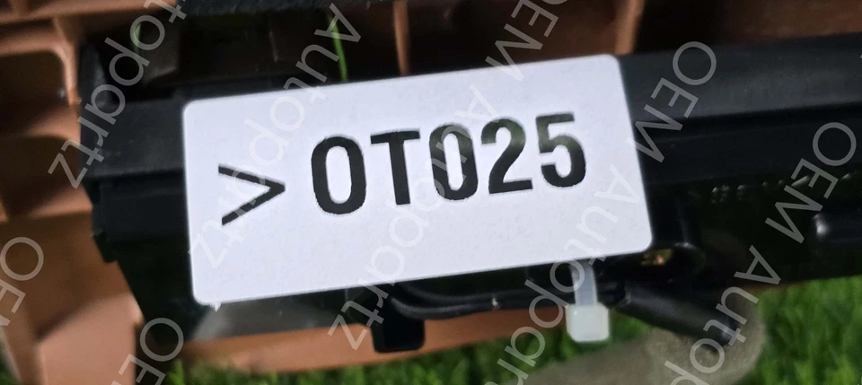 Lexus LX470 2003-2007 radio receiver Unit wooden Bezel 55412-60280 Oem used - Image 4 of 4