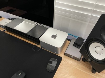 Apple Mac Studio M2 Ultra 1TB SSD 64GB RAM Mini Desktop - Silver