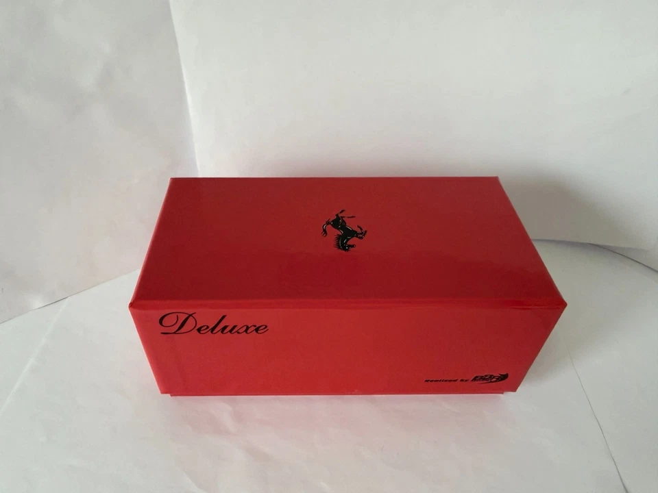 1:43 BBR Ferrari Purosangue Tetto Panoramico Rosso Mugello met Calsito Deluxe - Bild 3 von 4