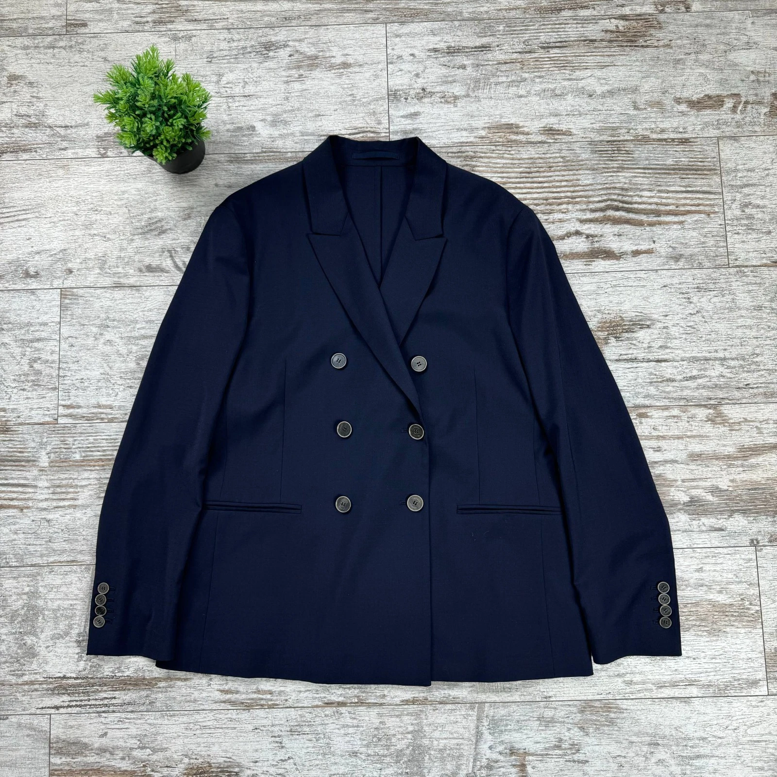Eleventy Blazer Men's Navy Blue Double Breasted 6 Button Double Vented Size 48
Opens in a new window