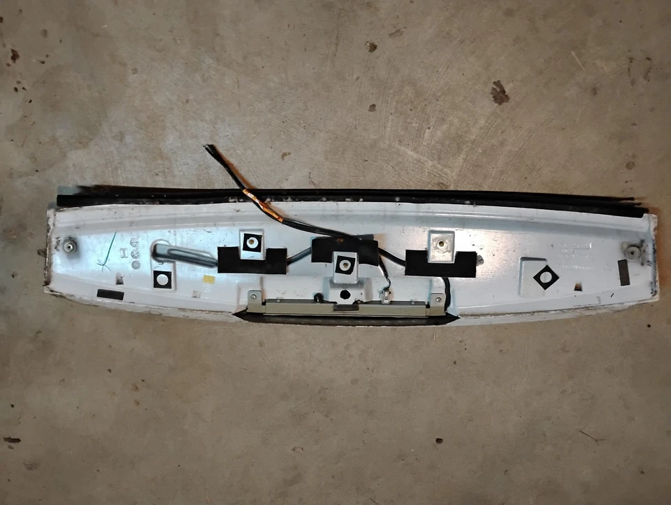 2005-2006 EQUINOX 06-09 PONTIAC TORRENT REAR SPOILER 3RD BRAKE LIGHT OEM Foto 3 de 4