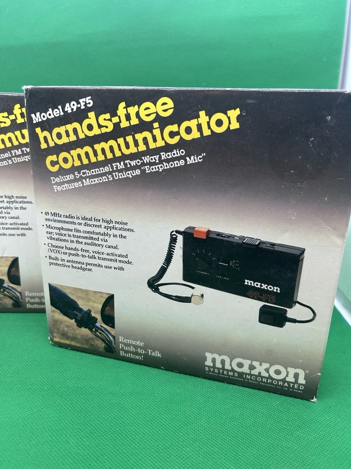 Maxon 49-F5 Hands Free Communicator Deluxe 5 Channel FM 2-Way Radio Pair - Black - Image 2 of 4