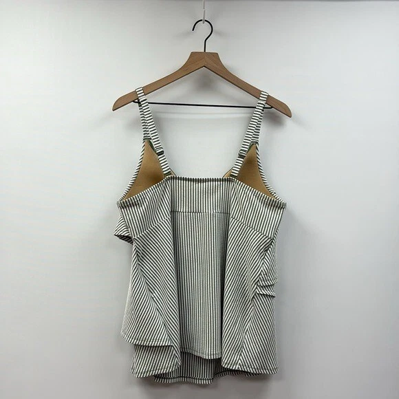 Nuevo sin etiquetas Camiseta de natación Tankini Lane Bryant Cacique Seersucker a rayas con volantes verde 16 Foto 4 de 4