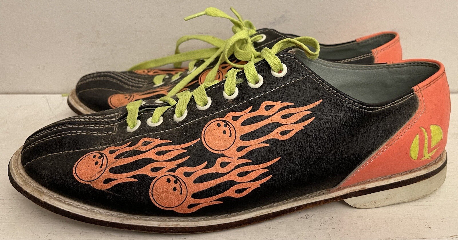 Linds Bowling Shoes Mens Sz 10 Flame Black Pink Yellow eBay