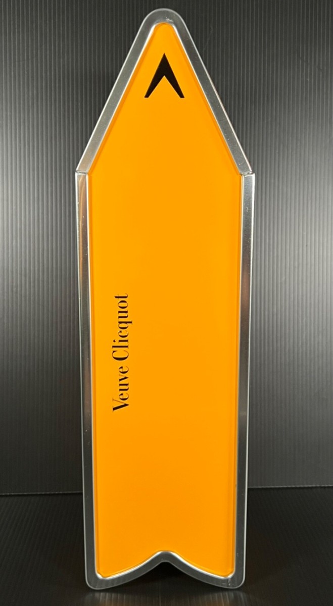 ヴーヴ・クリコ　SINGAPORE Arrow スチール缶　ブリキ s-l1200.jpg
