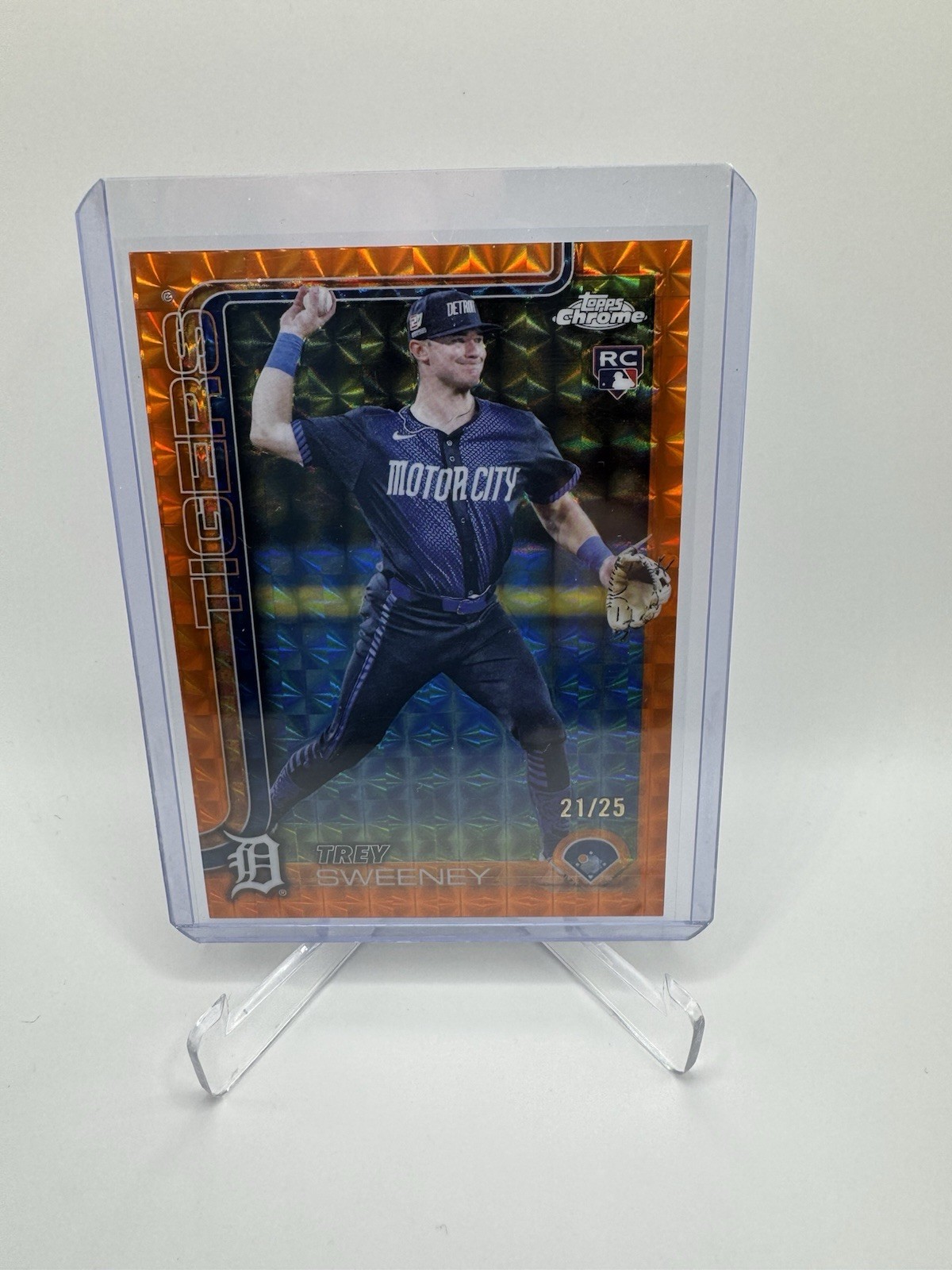 2025 Topps Chrome Trey Sweeney #6 Orange Geometric Refractor /25 RC Tigers