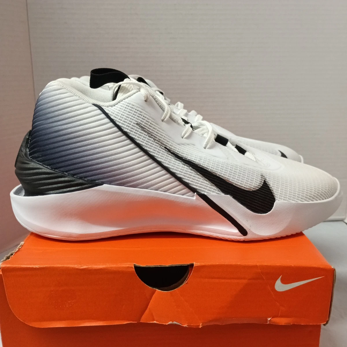 NWT Nike White and Black GT Jump Academy Athletic Shoes size 11.5 Nike G.T. Jump Academy Basketball Shoes - White | Editorialist main image 2