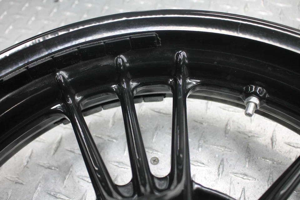 Llanta trasera Indian Scout Sixty 2017 negra 16MCX3,50 (recta) Foto 4 de 4