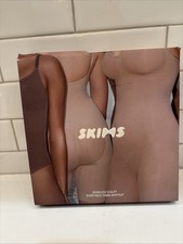 SKIMS Seamless Sculpt Scoop Neck Thong Bodysuit Size S In Box