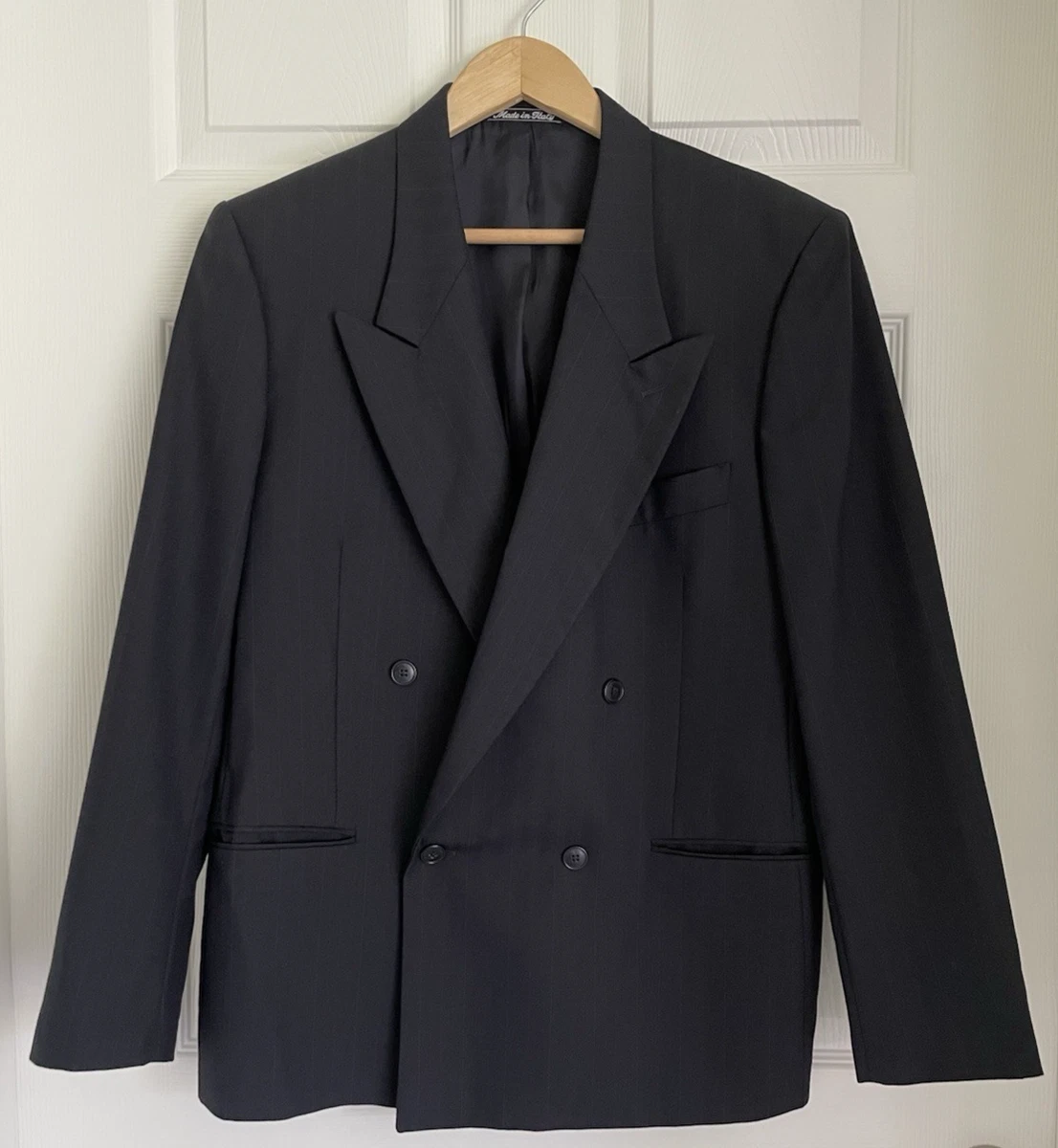 Giorgio Armani 黒ジャケット サイズ38 Giorgio Armani Regular Size Suits & Blazers for Men 38 in Waist